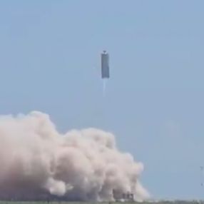 İnsanları Mars'a götürecek dev Starship roketi yeniden havalandı
