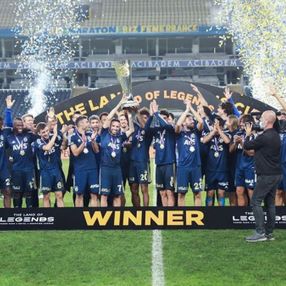 Galatasaraylılar Fenerbahçe'nin kupasını UEFA Kupası'na benzetti