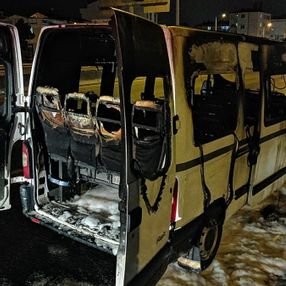 Kocaeli'de minibüs yanarak kül oldu