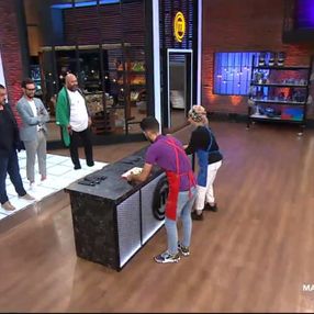 MasterChef'te kaptanlık düellosunu Esra kazandı
