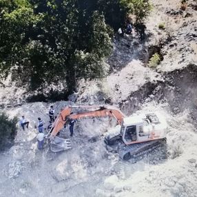 Manisa'da kaçak kazıya drone destekli operasyon