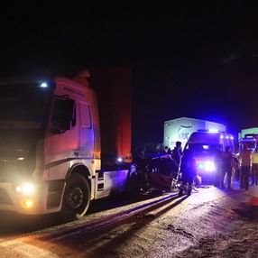 Muğla'da otomobil tırın altına girdi: 1 ölü 3 yaralı
