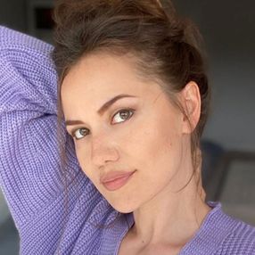 Fahriye Evcen’in annesine benzerliği dikkat çekti