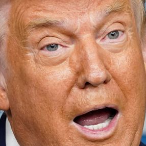 Trump: 2021 Nisan'a kadar her ABD'liye yetecek aşıya sahip olacağız