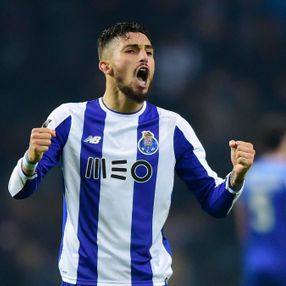 Alex Telles, Manchester United'a transfer oluyor