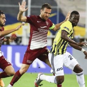 Fenerbahçe 9 kişi kalan Hatayspor ile berabere kaldı