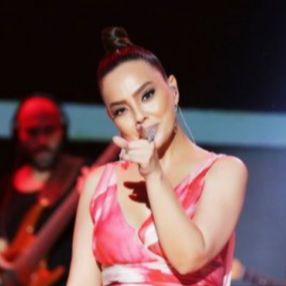 Ebru Gündeş'in babası Remzi Gündeş vefat etti