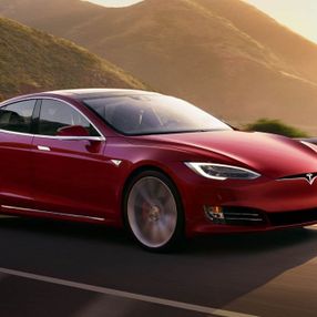 Tesla, 25 bin dolarlık elektrikli otomobil üretecek