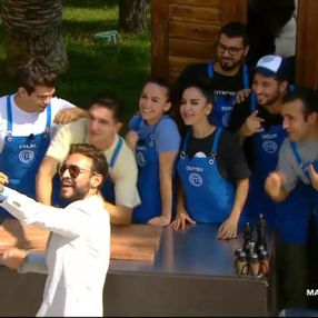 MasterChef'te Danilo Şef, iki takımla selfie çekti