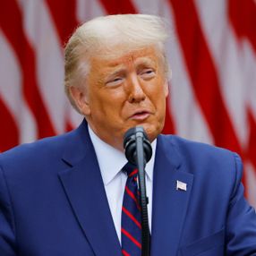 Trump yabacı öğrencilere vize kısıtlaması getirmeyi planlıyor