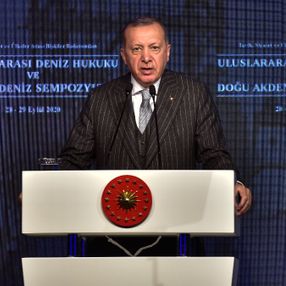 Erdoğan'dan Türkiye Azerbaycan'a silah gönderiyor eleştirilerine yanıt