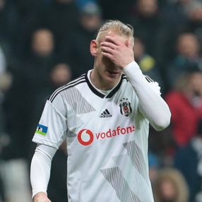 Beşiktaş yönetimi, Domagoj Vida'yı uyaracak