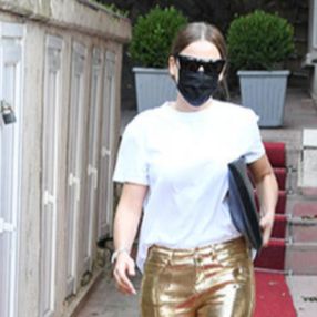 Serenay Sarıkaya'nın 16 bin TL'lik terlikleri