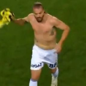 Caner Erkin'den hakeme forma tepkisi