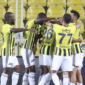 10 kişi kalan Fenerbahçe, Karagümrük'ü yendi
