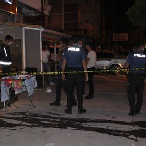 Karaman'da bir kişi berberde sıra beklerken yaralandı