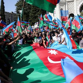 Türkiye'deki Azerbaycanlılar'dan ülkelerine destek gösterisi