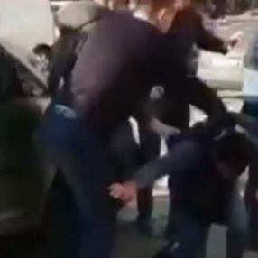İzmir'de zabıta, darbettiği seyyar satıcının düştüğünü söyledi