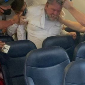 ABD'de uçakta maske kavgası