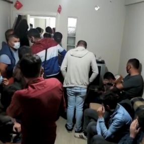 Eskişehir’de 56 kişi kumar oynarken yakalandı: 176 bin 400 lira para cezası kesildi