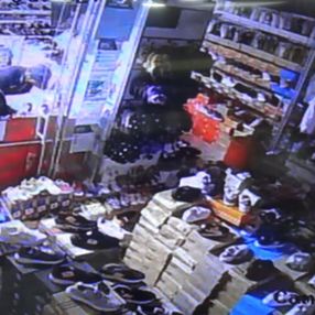 Bartın'da girdikleri dükkanda dizi izleyen hırsızlar