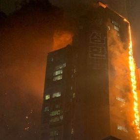 Güney Kore'de gökdelende yangın çıktı