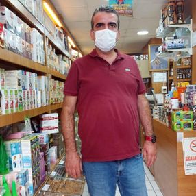 İzmirli esnaf: Etil alkol satan bazı aktarlar 6-7 ayda villa sahibi oluyor