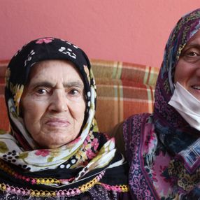 Rize'de 84 yaşındaki kadın koronavirüsü yendi