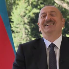Fransız sunucunun drone sorusu İlham Aliyev'i güldürdü