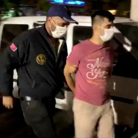 İzmir merkezli FETÖ operasyonunda 29 tutuklama