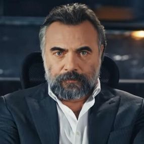 Oktay Kaynarca kazandığını toprağa yatırıyor