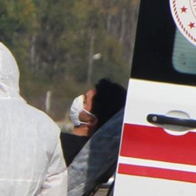 Samsun'da Afgan doktor, ülkesinde koronavirüse yakalanınca Türkiye'ye getirildi