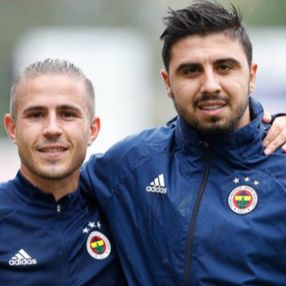 Ozan Tufan ve Pelkas birlikte poz verdi