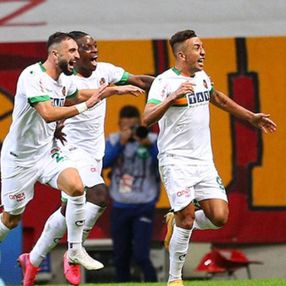 Galatasaray'ı yıkan Davidson gol krallığında zirvede