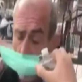 Bağcılar'da yaşlı adama zorla maske takıp kafasına kolonya döken şahsa dava açıldı