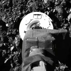 NASA'nın OSIRIS-REx uzay aracının Bennu göktaşına iniş anı