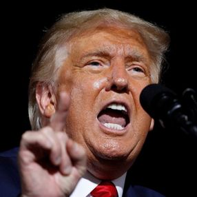 Trump'tan düzen karşıtı mesajlar