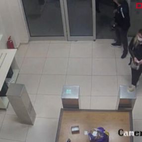 Maltepe'de kızını karantinadan kaçıran baba kamerada