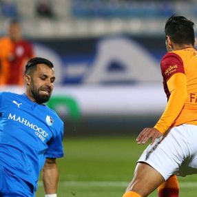10 kişi kalan Galatasaray, BB Erzurumspor'u yendi