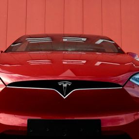 Tesla, tam otomatik sürüş sisteminin beta sürümünü kullanıcılara sundu