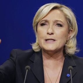 Aşırı sağcı Fransız lider Le Pen'den başörtüyü yasaklama çağrısı