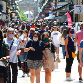 Fransa'da 24 saatte 52 bin 10 yeni vaka tespit edildi