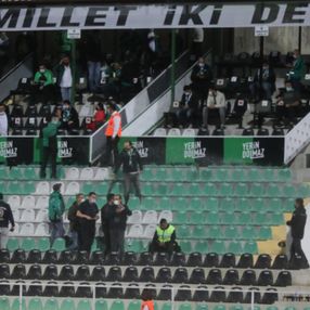 Denizlispor stadı bölüp locaya çevirdi