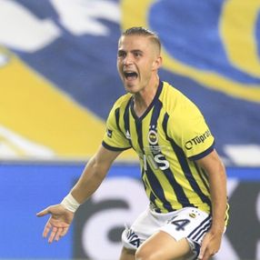 Dimitris Pelkas yine klasını konuşturdu