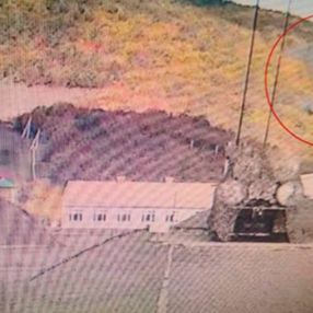 Azerbaycan'ın 'İti Kovan'ı kamufle edilmiş Ermeni zırhlısını vurdu