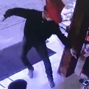 Muğla'da vatandaşların gözü önünde kurşunlanma anı kamerada