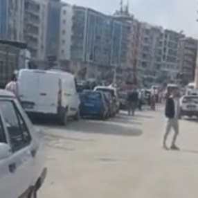 İzmirliler depremin ardından sokağa döküldü