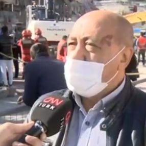 İzmir'de yıkılan Rıza Bey Apartmanı'nın yapımındaki malzemeler incelendi