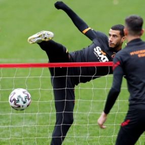 Belhanda, Nice takımını bekletiyor