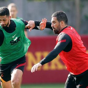 Galatasaray: Milli takımda bulunan 1 futbolcunun testi pozitif